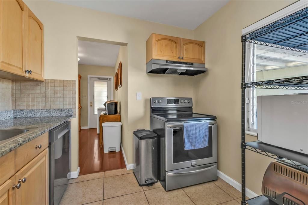 For Sale: $155,500 (3 beds, 2 baths, 1644 Square Feet)