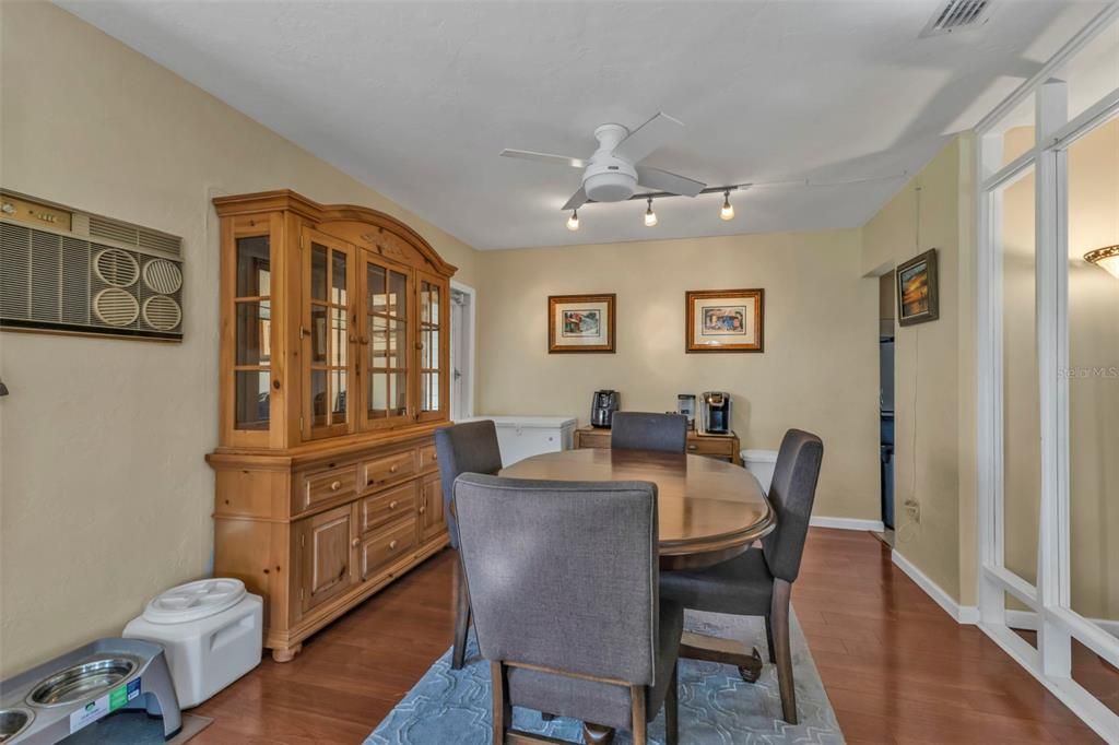 For Sale: $155,500 (3 beds, 2 baths, 1644 Square Feet)