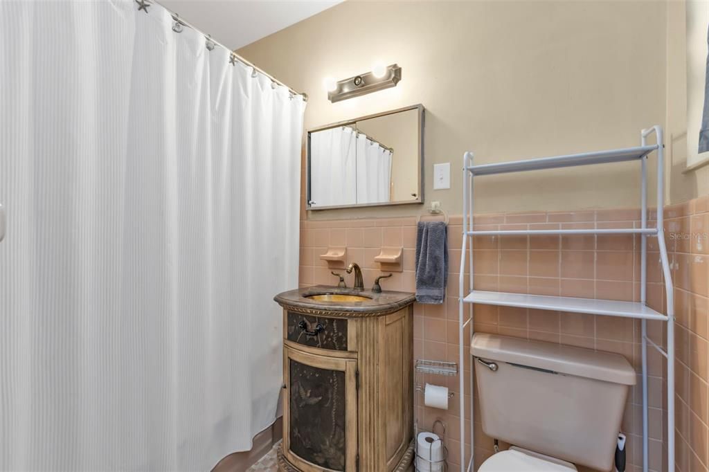 For Sale: $155,500 (3 beds, 2 baths, 1644 Square Feet)