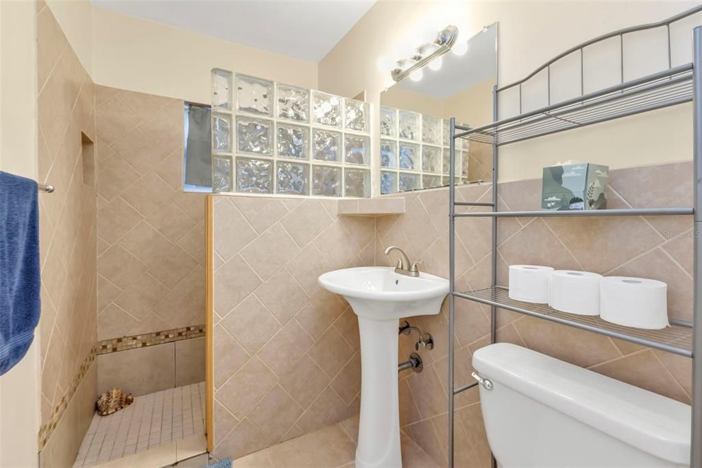 For Sale: $155,500 (3 beds, 2 baths, 1644 Square Feet)