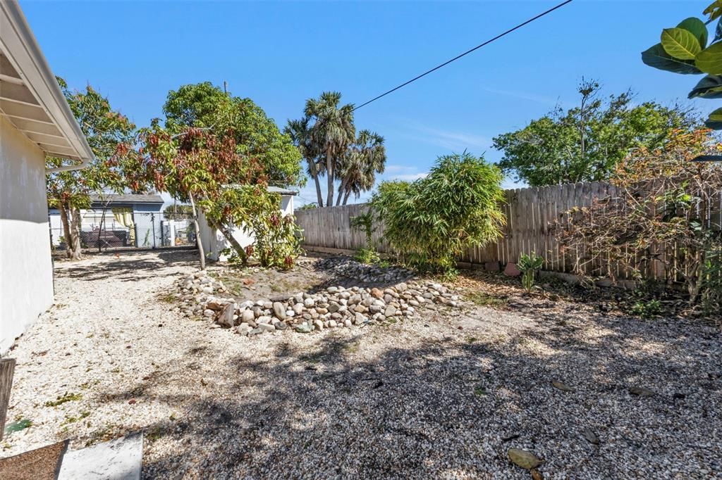 For Sale: $155,500 (3 beds, 2 baths, 1644 Square Feet)