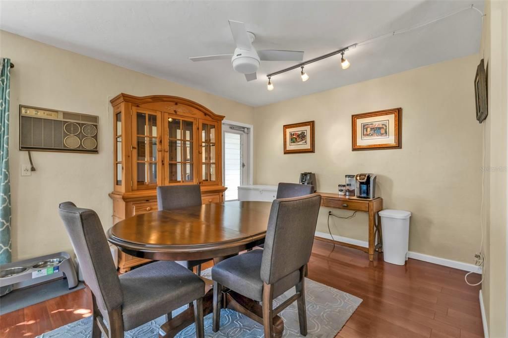 For Sale: $155,500 (3 beds, 2 baths, 1644 Square Feet)