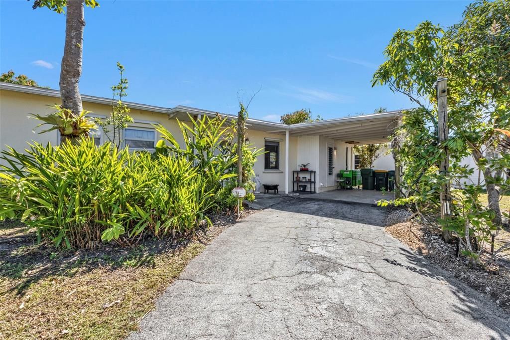 For Sale: $155,500 (3 beds, 2 baths, 1644 Square Feet)