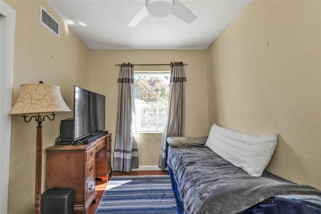 For Sale: $155,500 (3 beds, 2 baths, 1644 Square Feet)