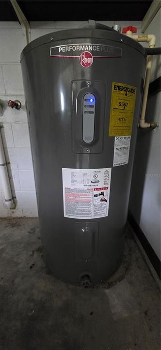 For Sale: $270,000 (3 beds, 2 baths, 1512 Square Feet)