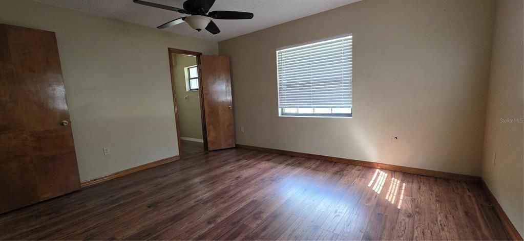 For Sale: $270,000 (3 beds, 2 baths, 1512 Square Feet)