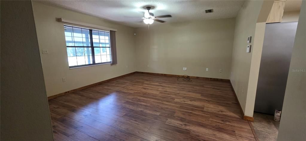 For Sale: $270,000 (3 beds, 2 baths, 1512 Square Feet)