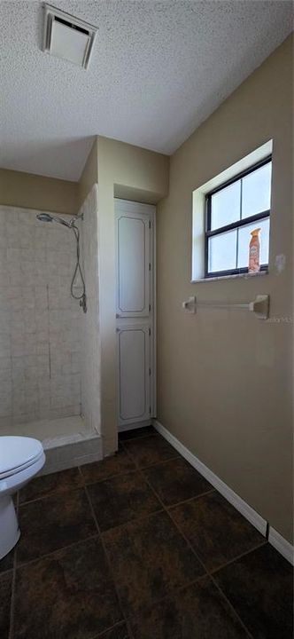 For Sale: $270,000 (3 beds, 2 baths, 1512 Square Feet)