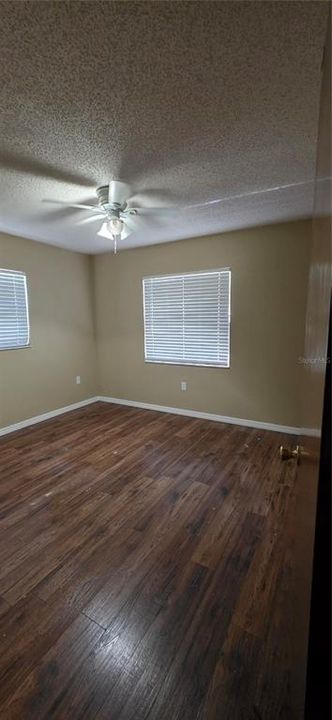 For Sale: $270,000 (3 beds, 2 baths, 1512 Square Feet)