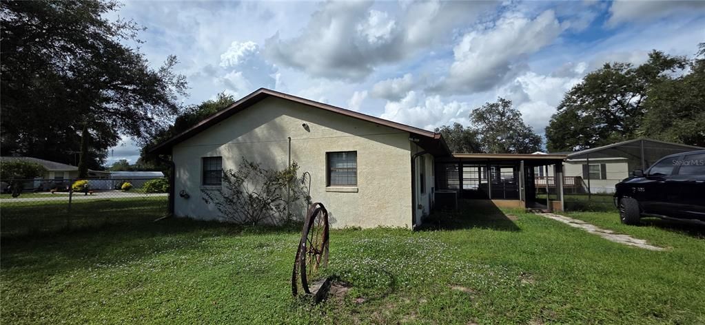 For Sale: $270,000 (3 beds, 2 baths, 1512 Square Feet)