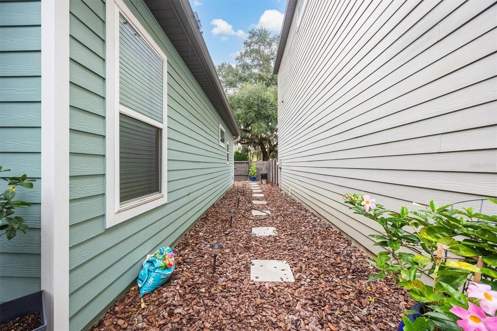Active With Contract: $389,900 (3 beds, 2 baths, 1730 Square Feet)