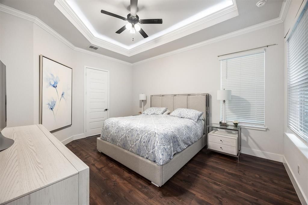 Active With Contract: $389,900 (3 beds, 2 baths, 1730 Square Feet)