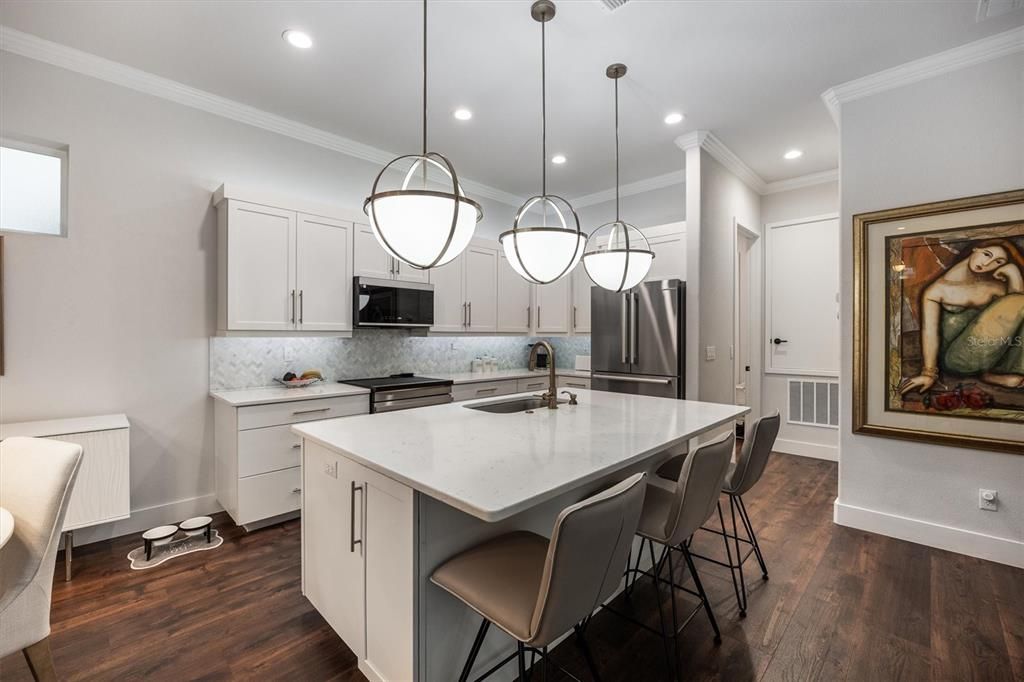 Active With Contract: $389,900 (3 beds, 2 baths, 1730 Square Feet)