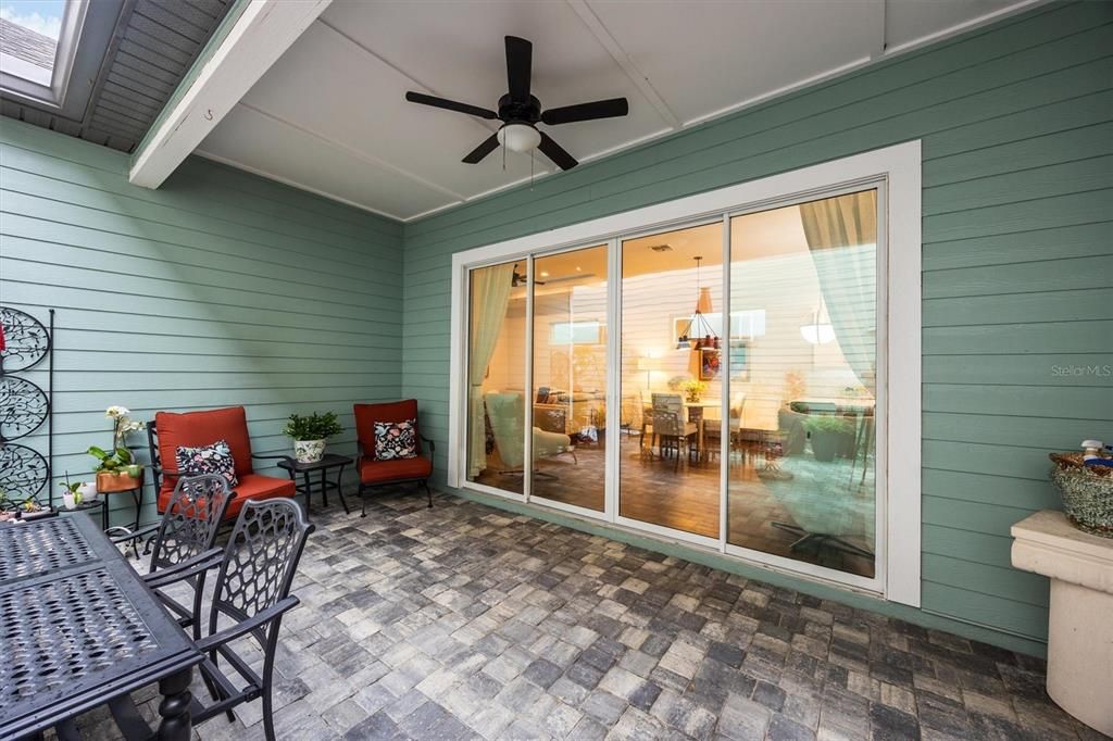 Active With Contract: $389,900 (3 beds, 2 baths, 1730 Square Feet)