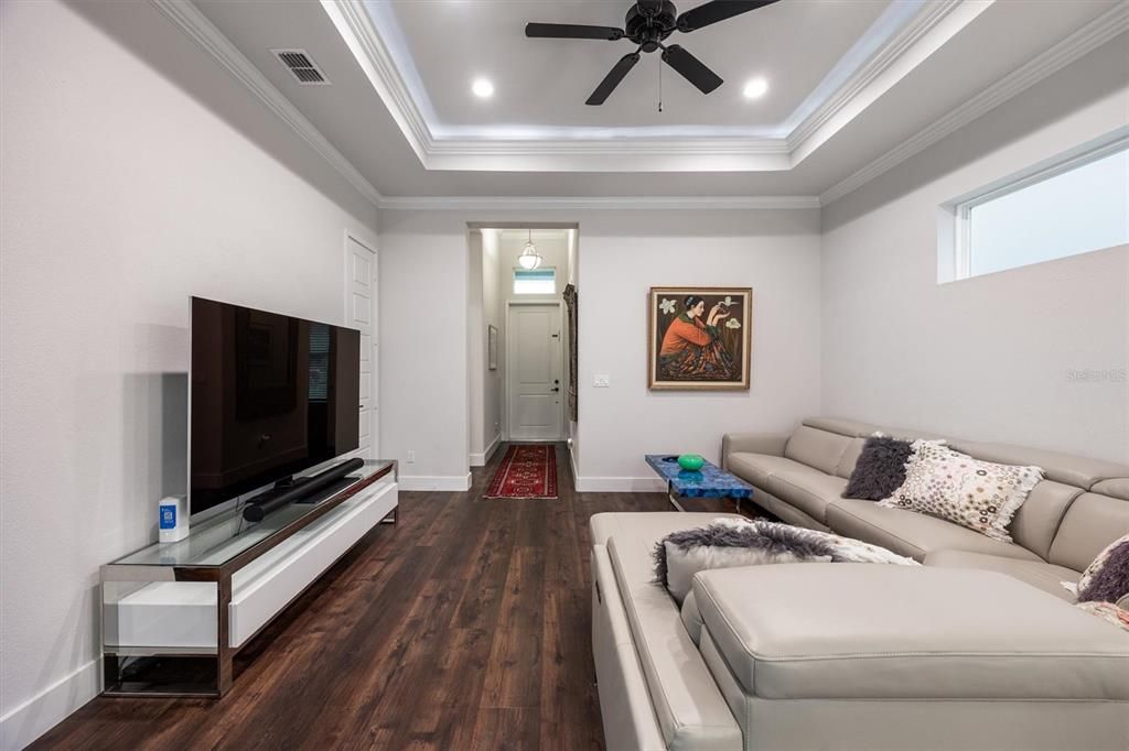 Active With Contract: $389,900 (3 beds, 2 baths, 1730 Square Feet)