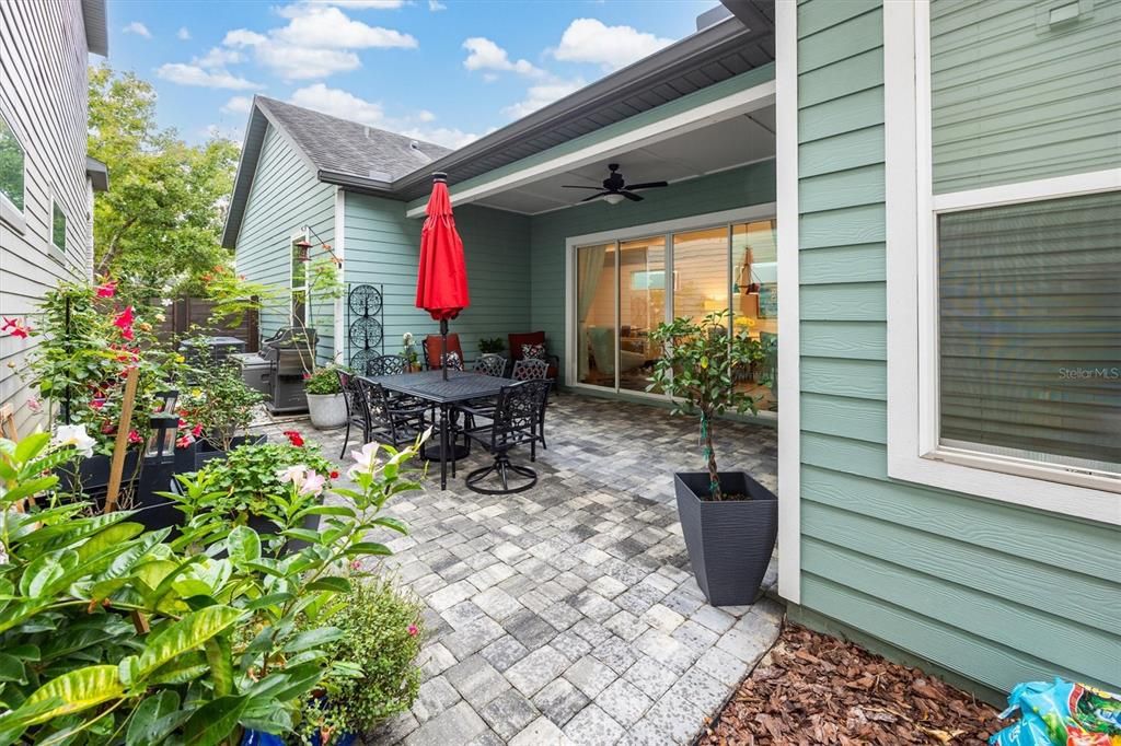 Active With Contract: $389,900 (3 beds, 2 baths, 1730 Square Feet)