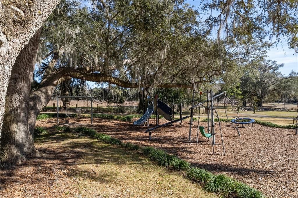 Active With Contract: $389,900 (3 beds, 2 baths, 1730 Square Feet)