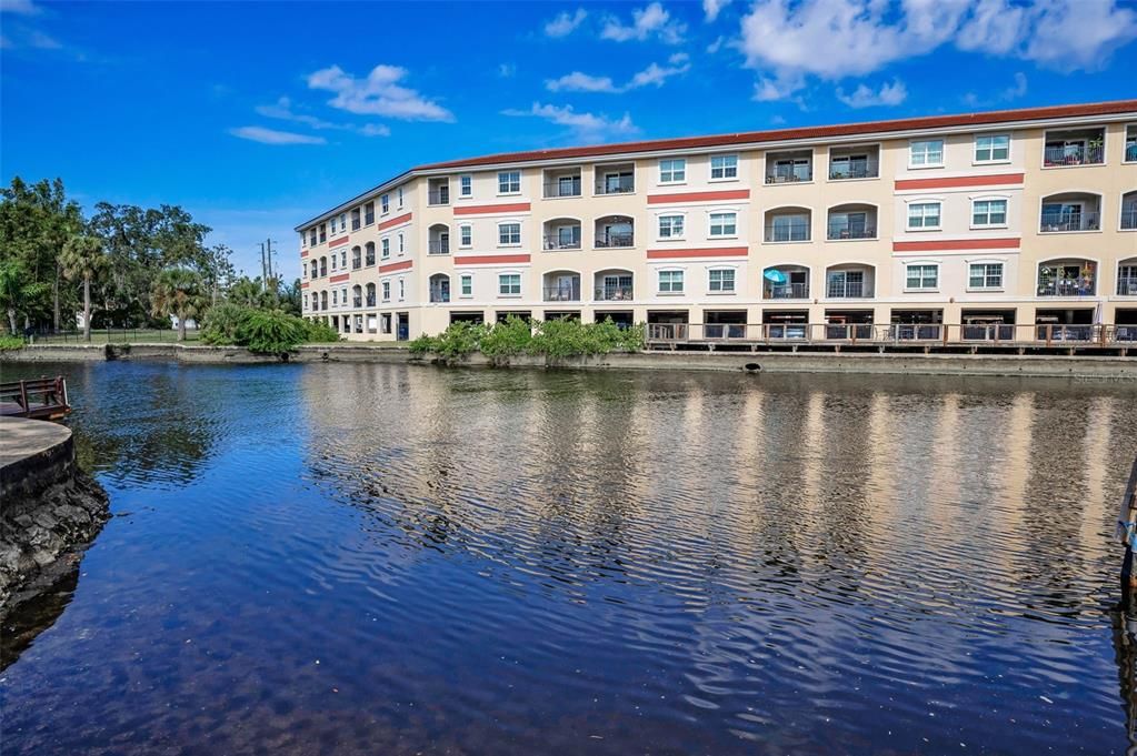 На продажу: $649,900 (2 спален, 2 ванн, 1680 Квадратных фут)