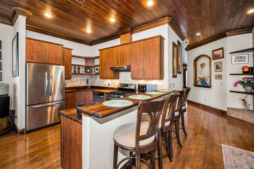 На продажу: $649,900 (2 спален, 2 ванн, 1680 Квадратных фут)