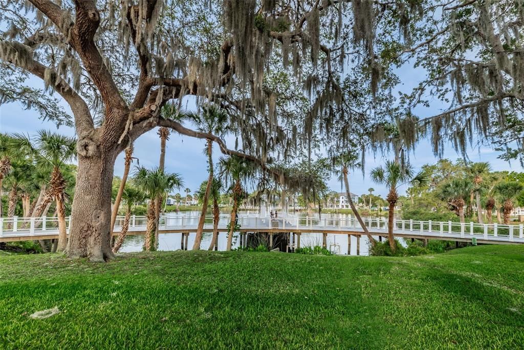 На продажу: $649,900 (2 спален, 2 ванн, 1680 Квадратных фут)