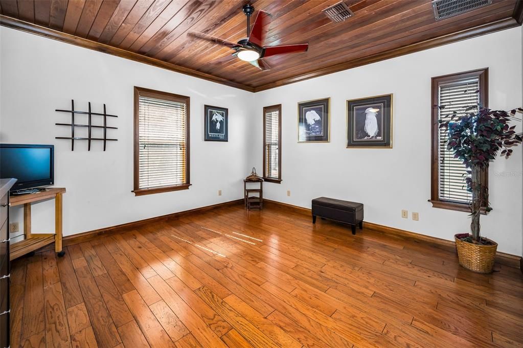 На продажу: $649,900 (2 спален, 2 ванн, 1680 Квадратных фут)