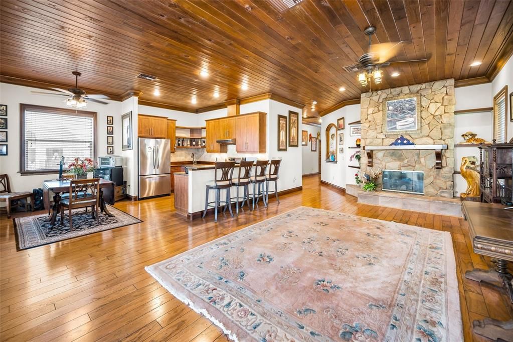 На продажу: $649,900 (2 спален, 2 ванн, 1680 Квадратных фут)