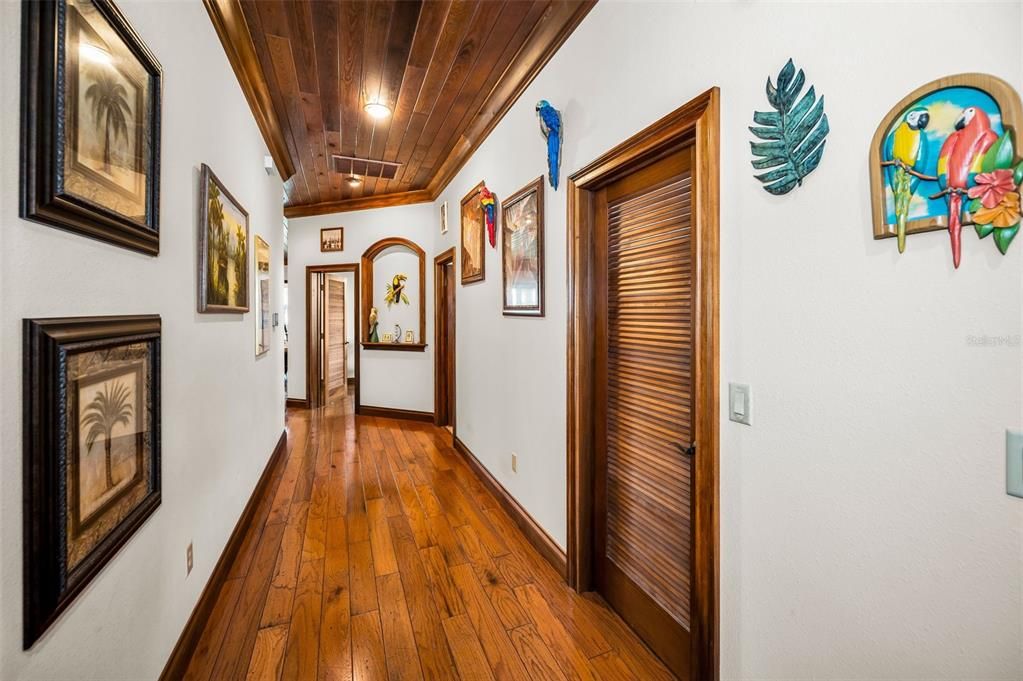 На продажу: $649,900 (2 спален, 2 ванн, 1680 Квадратных фут)