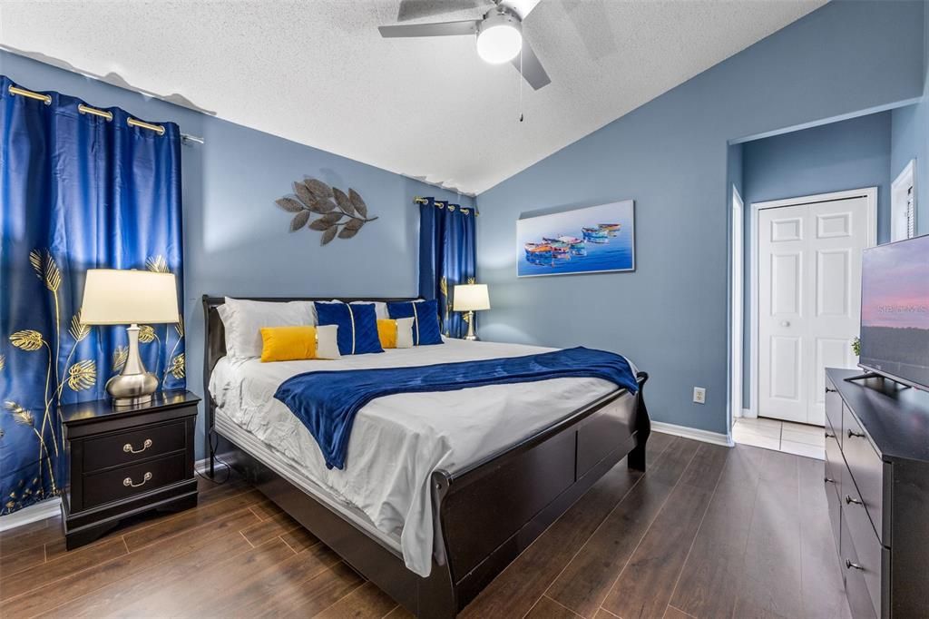 For Sale: $514,990 (5 beds, 4 baths, 2136 Square Feet)