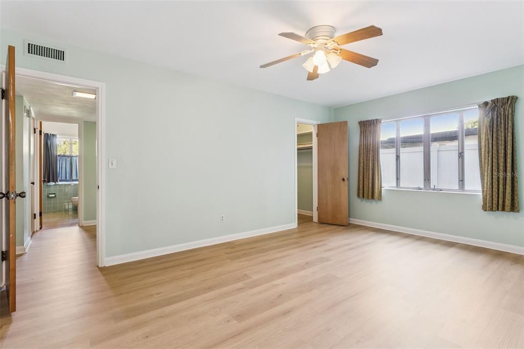 Active With Contract: $399,000 (3 beds, 3 baths, 1999 Square Feet)