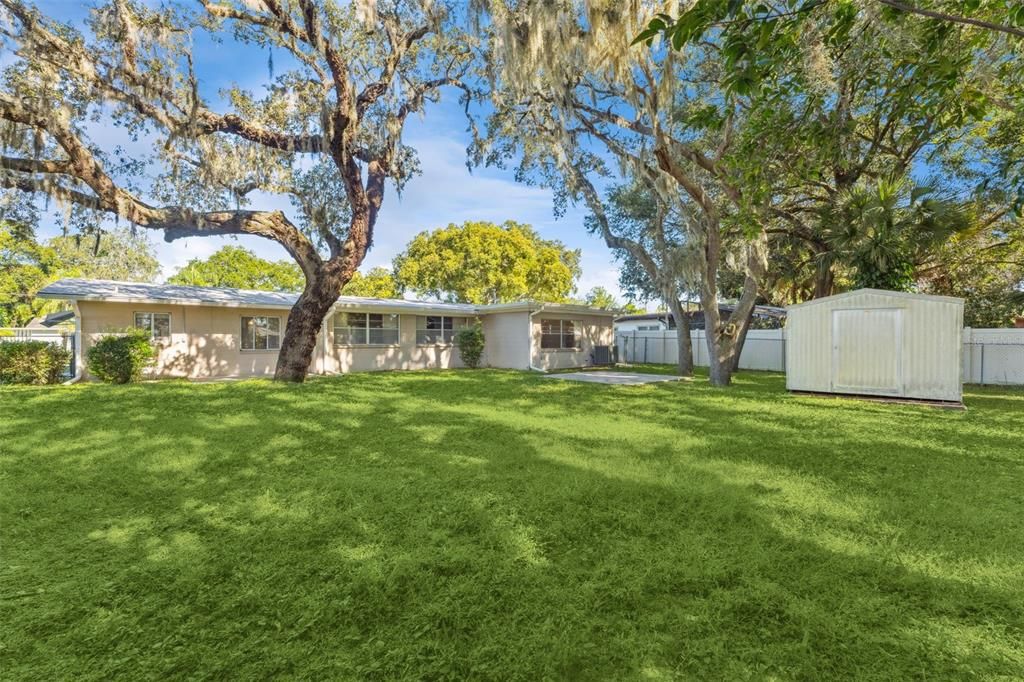 Active With Contract: $399,000 (3 beds, 3 baths, 1999 Square Feet)