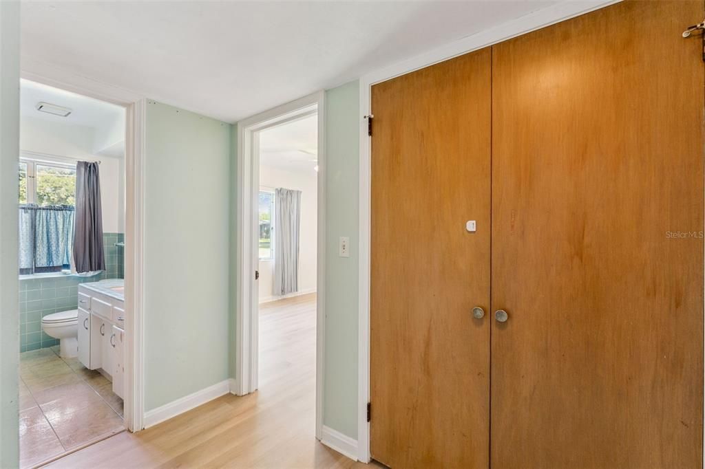 Active With Contract: $399,000 (3 beds, 3 baths, 1999 Square Feet)