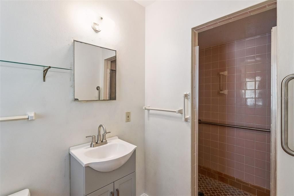 Active With Contract: $399,000 (3 beds, 3 baths, 1999 Square Feet)