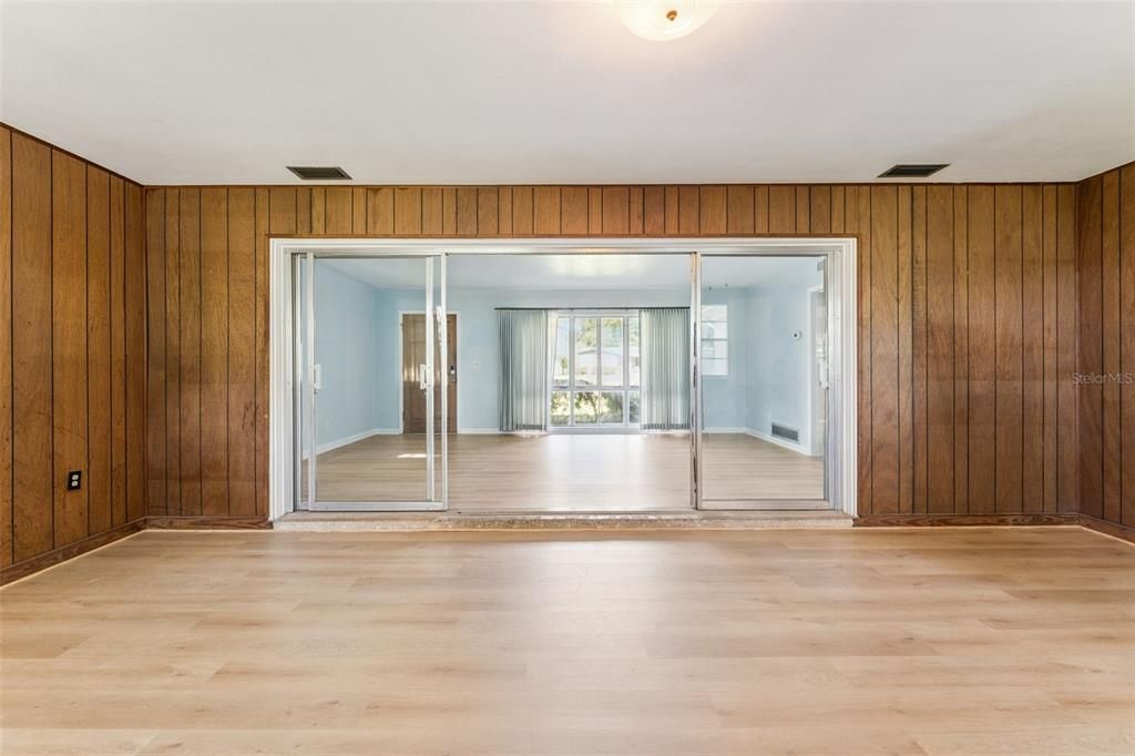 Active With Contract: $399,000 (3 beds, 3 baths, 1999 Square Feet)