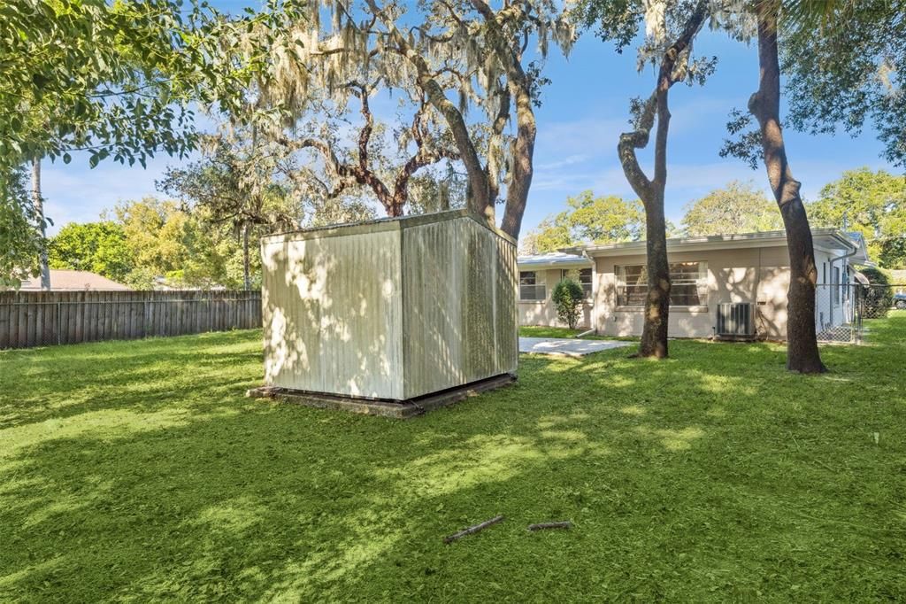 Active With Contract: $399,000 (3 beds, 3 baths, 1999 Square Feet)