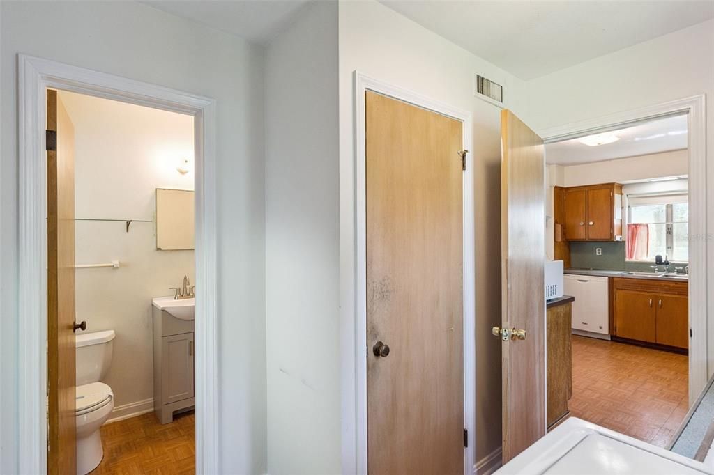 Active With Contract: $399,000 (3 beds, 3 baths, 1999 Square Feet)