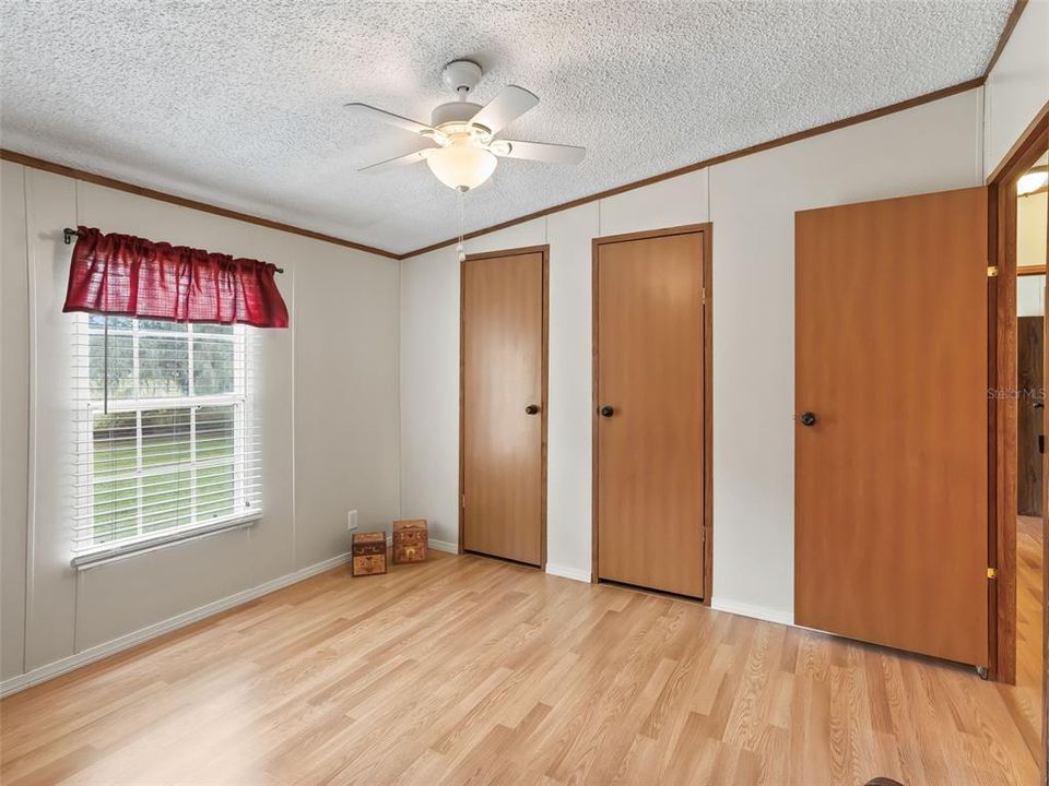 待售: $375,000 (4 贝兹, 2 浴室, 2280 平方英尺)