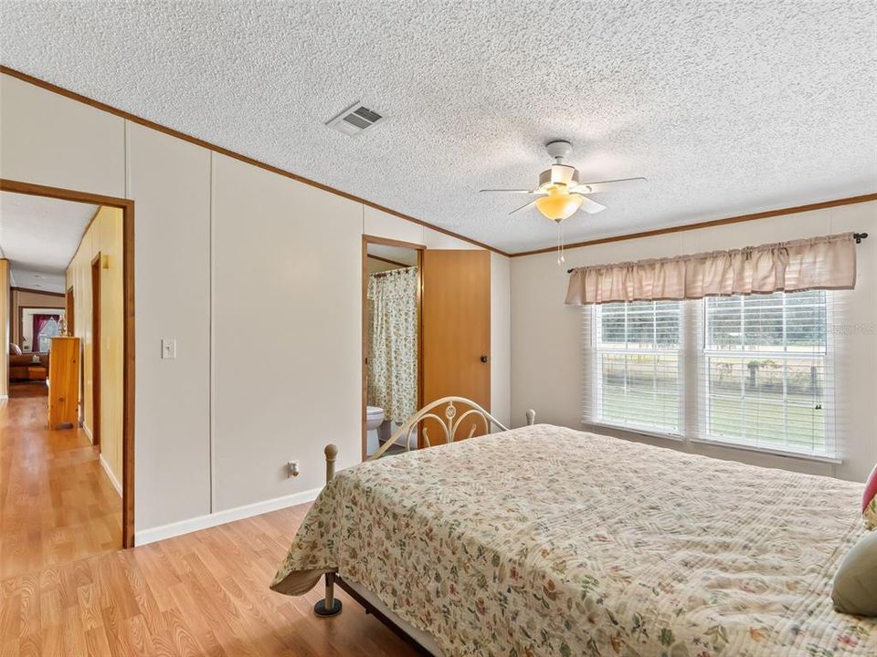 待售: $375,000 (4 贝兹, 2 浴室, 2280 平方英尺)