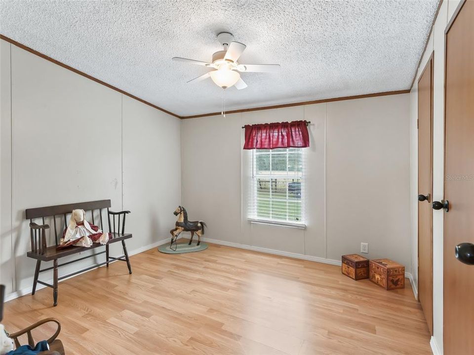 待售: $375,000 (4 贝兹, 2 浴室, 2280 平方英尺)