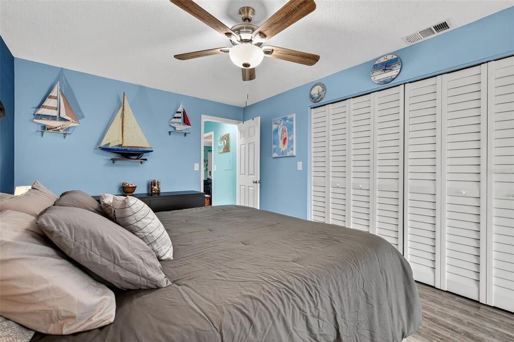 На продажу: $175,000 (2 спален, 1 ванн, 1180 Квадратных фут)