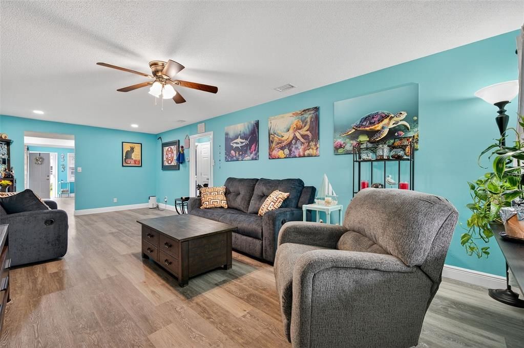 На продажу: $175,000 (2 спален, 1 ванн, 1180 Квадратных фут)