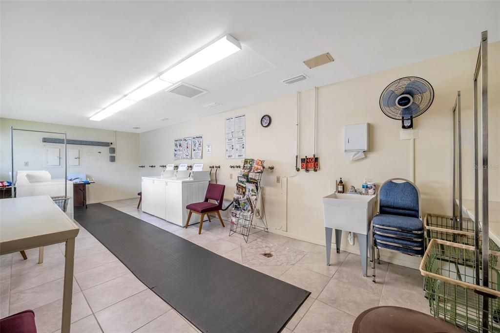 На продажу: $175,000 (2 спален, 1 ванн, 1180 Квадратных фут)