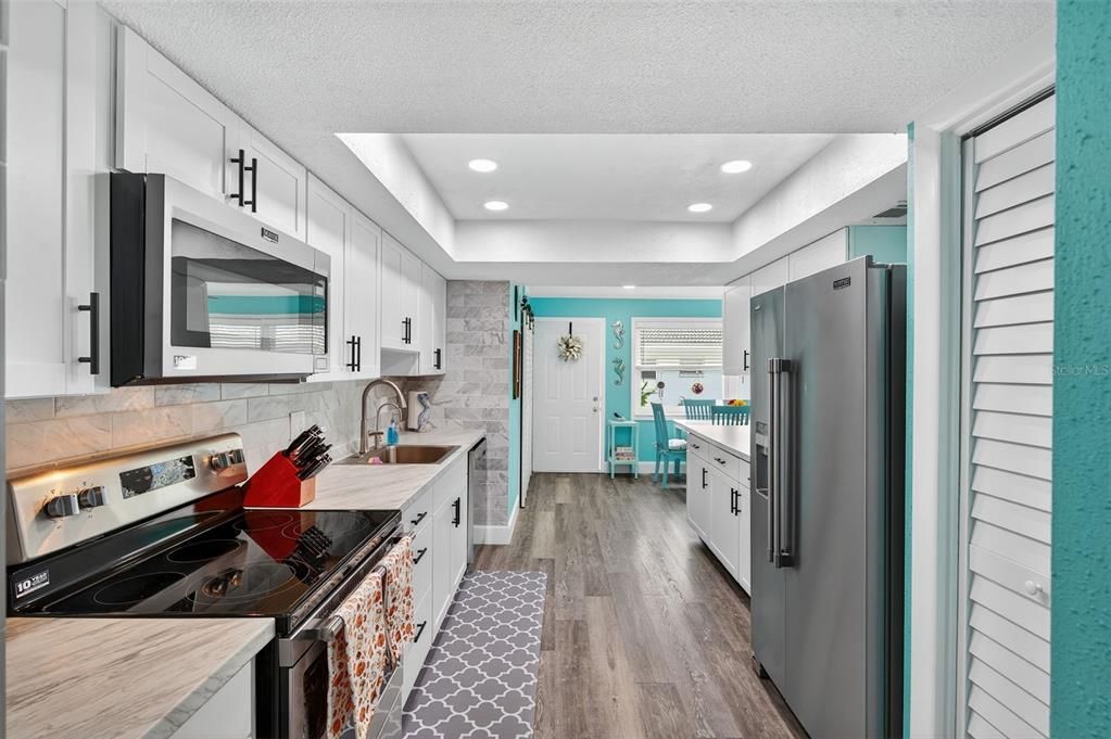 На продажу: $175,000 (2 спален, 1 ванн, 1180 Квадратных фут)