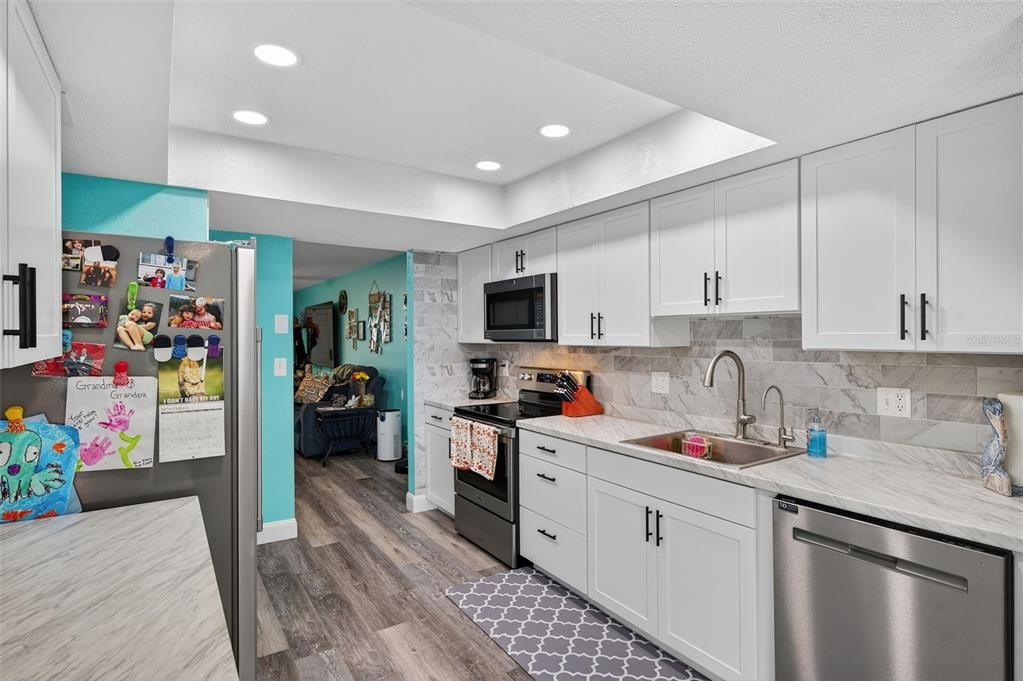 На продажу: $175,000 (2 спален, 1 ванн, 1180 Квадратных фут)