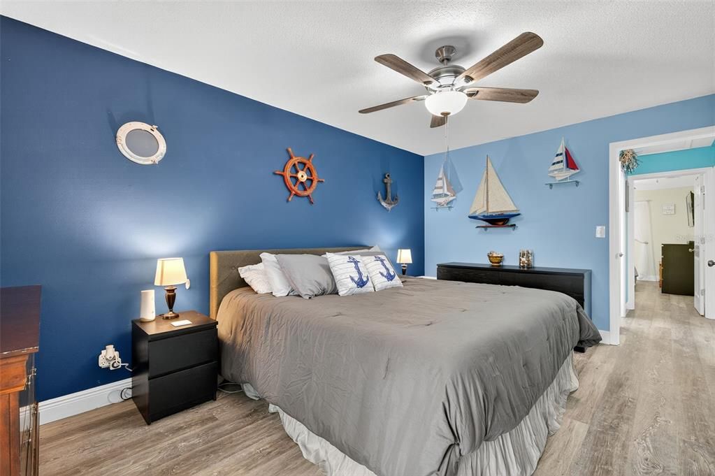 На продажу: $175,000 (2 спален, 1 ванн, 1180 Квадратных фут)