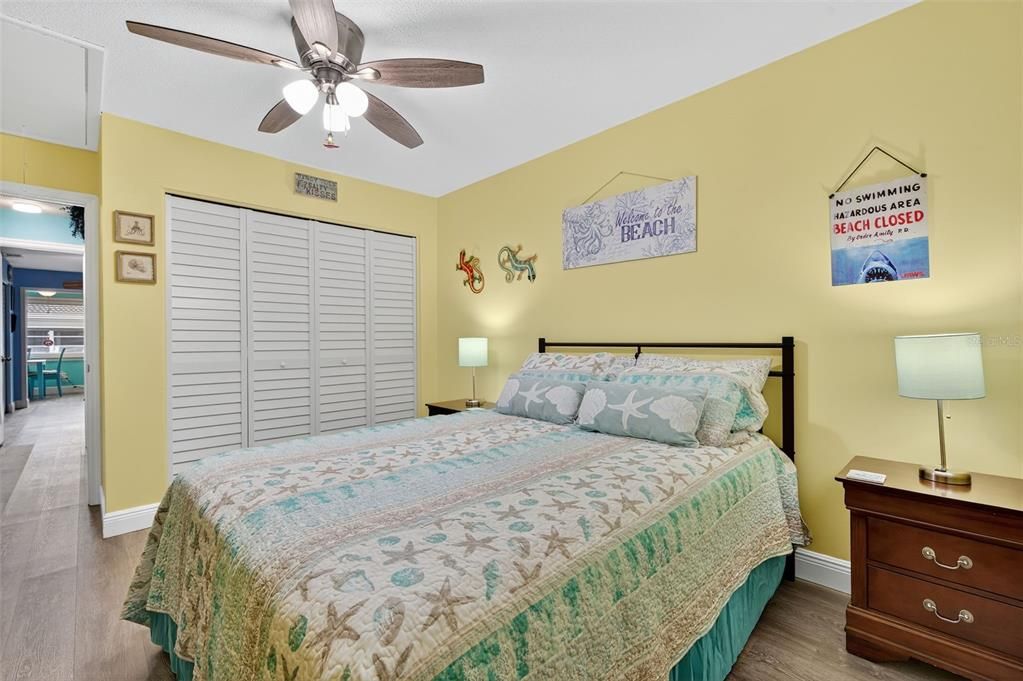 На продажу: $175,000 (2 спален, 1 ванн, 1180 Квадратных фут)