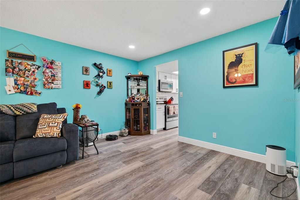 На продажу: $175,000 (2 спален, 1 ванн, 1180 Квадратных фут)