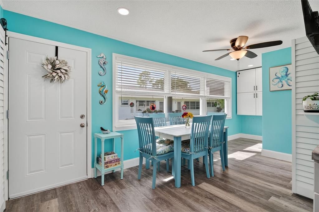 На продажу: $175,000 (2 спален, 1 ванн, 1180 Квадратных фут)