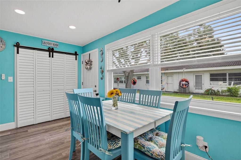 На продажу: $175,000 (2 спален, 1 ванн, 1180 Квадратных фут)