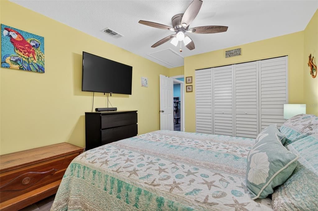 На продажу: $175,000 (2 спален, 1 ванн, 1180 Квадратных фут)