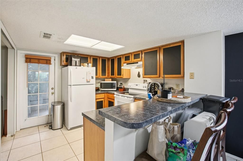 待售: $238,000 (2 贝兹, 2 浴室, 1288 平方英尺)